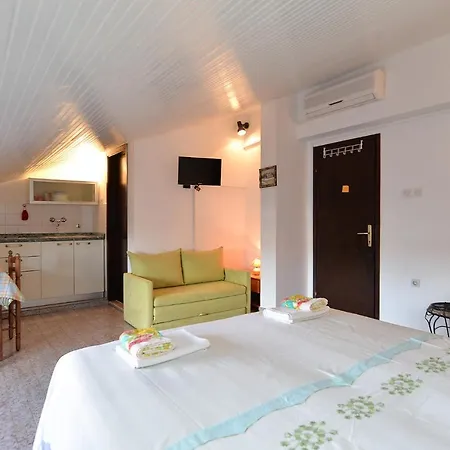 Vesna 836 Rovinj