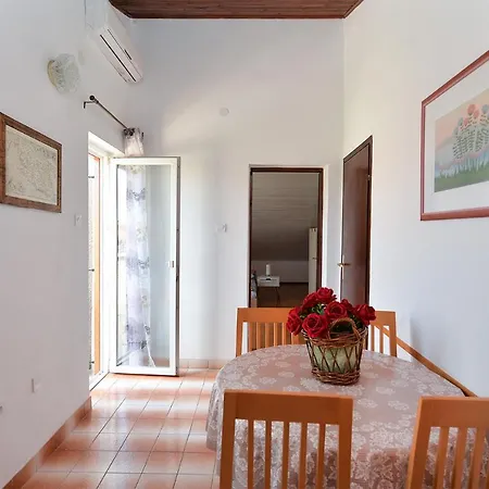 Vesna 836 Rovinj