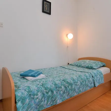 Vesna 836 Apartment