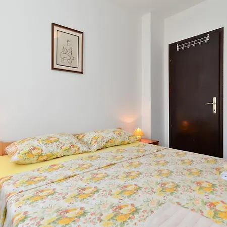 Vesna 836 Apartment *