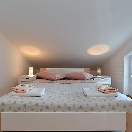 Vesna 836 Rovinj