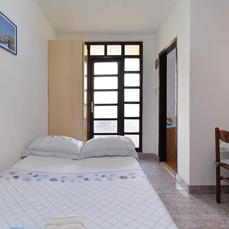 Vesna 836 Rovinj
