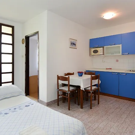 Vesna 836 * Rovinj