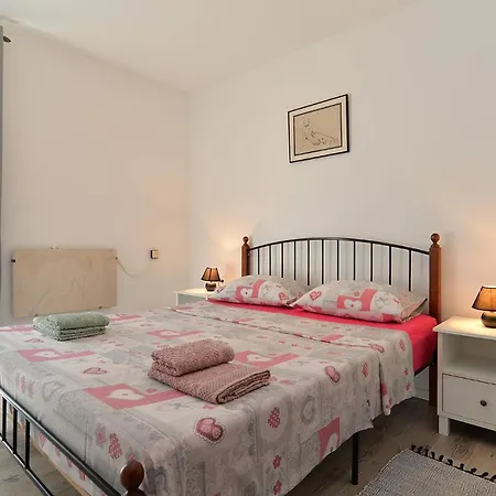 Vesna 836 * Rovinj